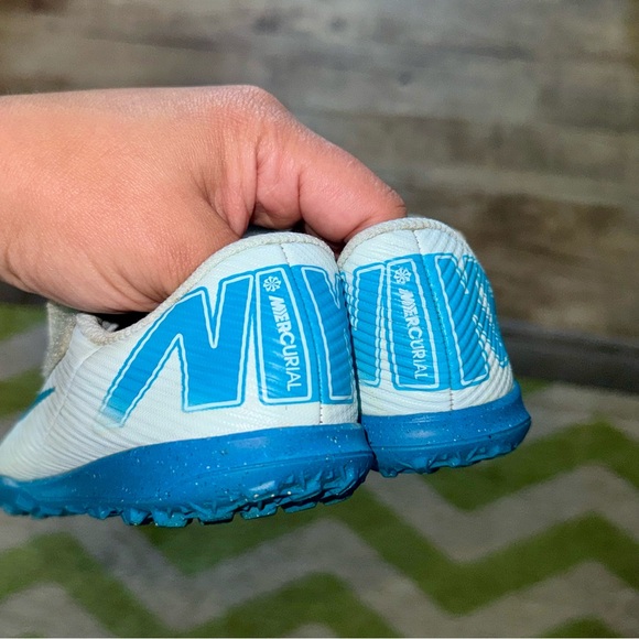 NIKE l Junior Vapor 16 Club TF l Glacier Blue l Size: Kids 11C - Picture 14 of 14